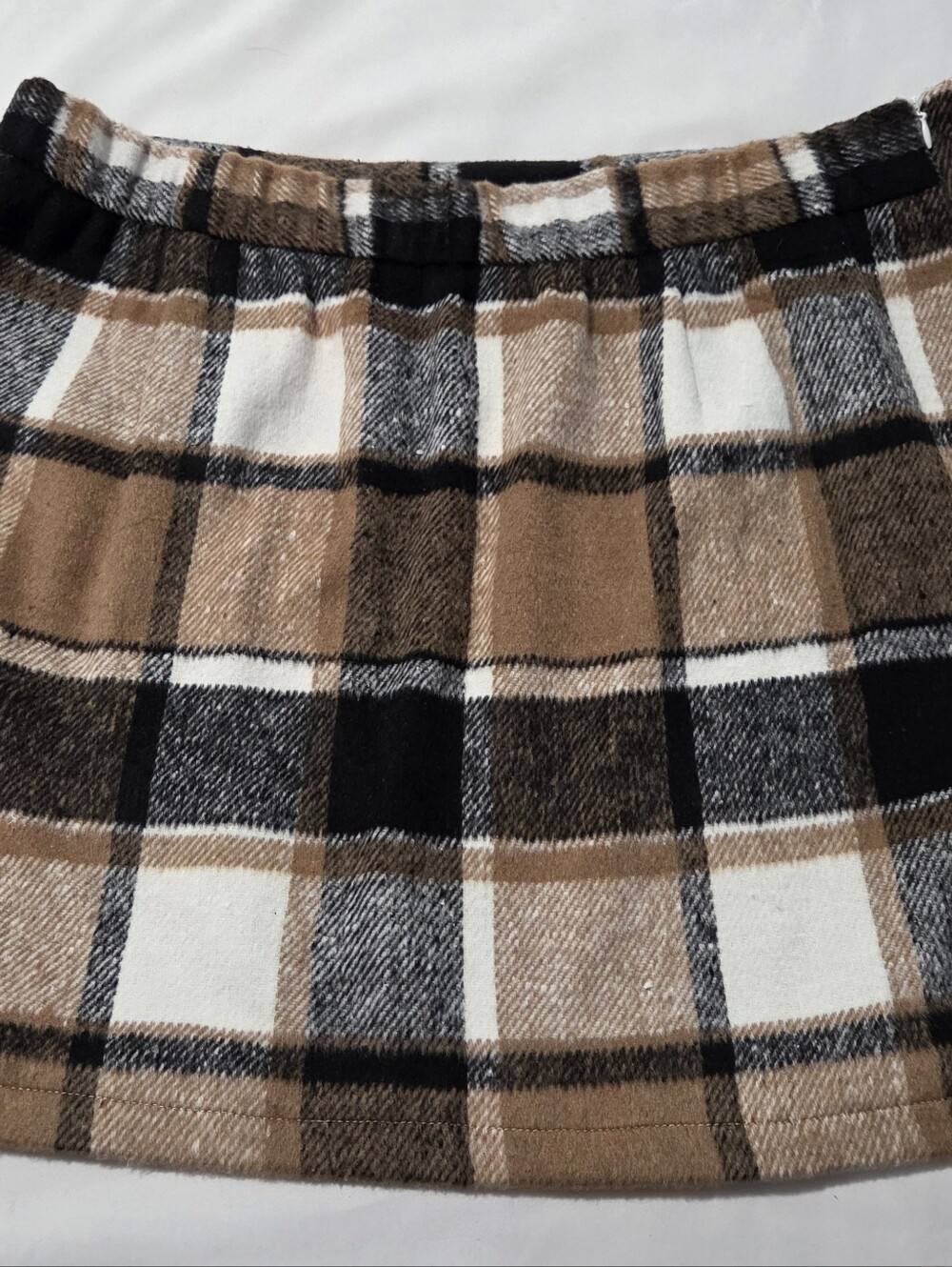 Plaid Mini Skirt in Brown and Black — Elastic-Waist Casual Skirt